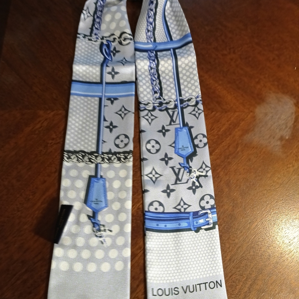 Louis Vuitton Monogram Blue and Gray Tie - Picture 4 of 11